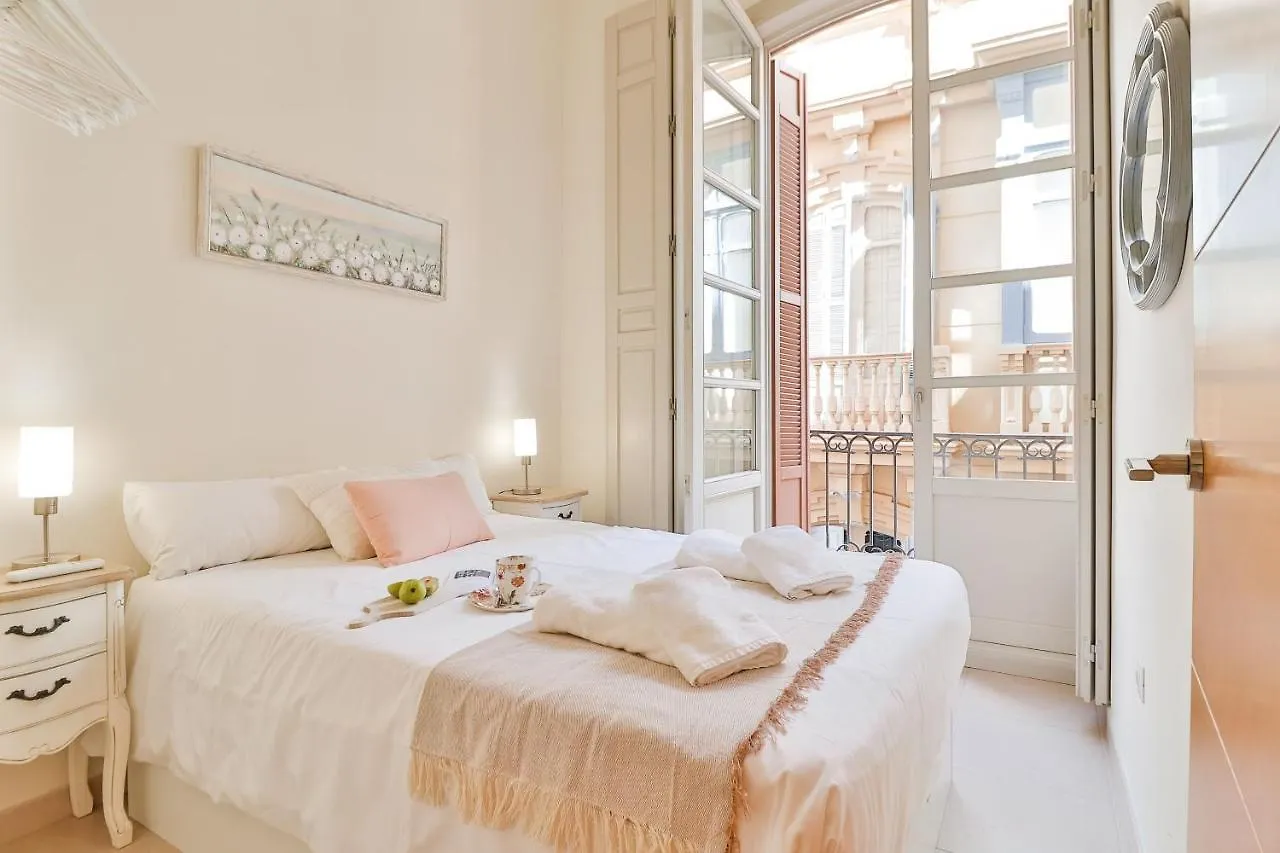 Flat 2 Bedrooms In The City Center Малага
