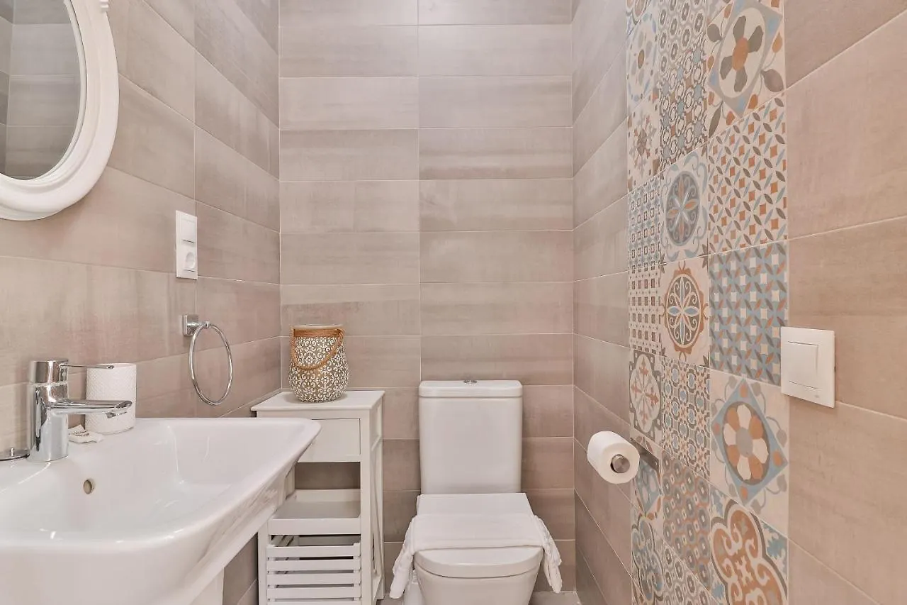 Flat 2 Bedrooms In The City Center Малага